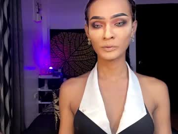 Queenvalentinats Chaturbate stream image from December 22, 2025