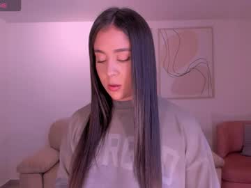 Sussybell_ Chaturbate stream image from December 22, 2025