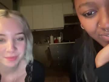 Skibunni69xo Chaturbate stream image from December 22, 2025