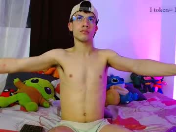 Aaron_1806 Chaturbate stream image from December 23, 2025