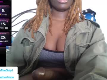Mommytrixie Chaturbate stream image from December 23, 2025