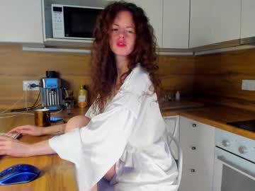 Rubyattwood Chaturbate stream image from December 23, 2025
