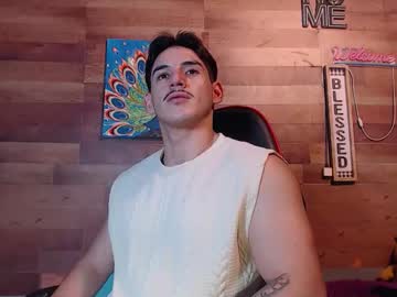 Jonathancast08 Chaturbate stream image from December 23, 2025