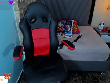 Briana_Z Chaturbate stream image from December 23, 2025