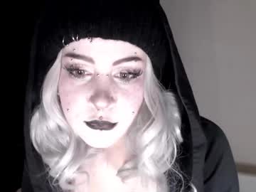 Molly_Crow Chaturbate stream image from December 23, 2025