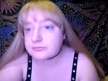 Vikkivenus Chaturbate stream image from December 23, 2025
