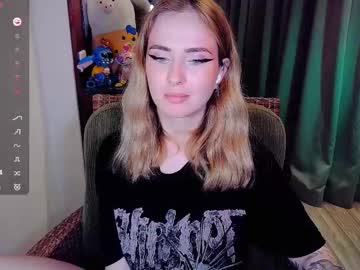 Shyfoxxxy Chaturbate stream image from December 23, 2025