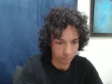 Doncanmcleaod Chaturbate stream image from December 23, 2025