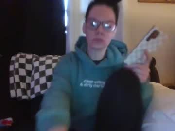 Sidneyraee Chaturbate stream image from December 23, 2025