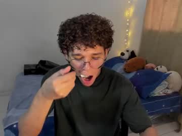 Tom_Blue10 Chaturbate stream image from December 23, 2025