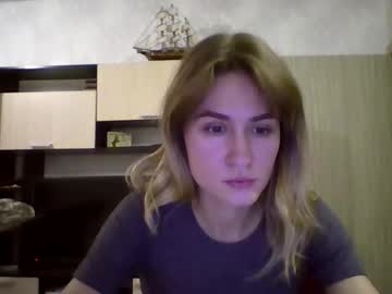 Maybellebombich Chaturbate stream image from December 23, 2025