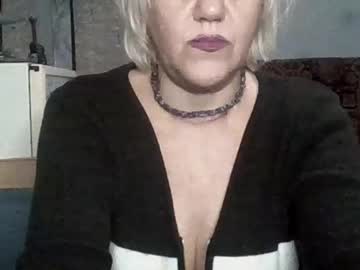 Larisaq4ugo24 Chaturbate stream image from December 23, 2025