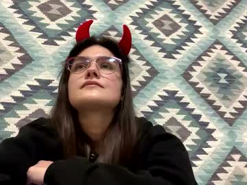 Irisss31 Chaturbate stream image from December 23, 2025