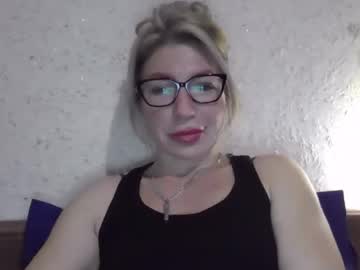 Fox_Red_Lady7 Chaturbate stream image from December 23, 2025