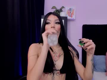 Emmabridgerton Chaturbate stream image from December 23, 2025