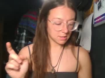 D3sert_Moon Chaturbate stream image from December 24, 2025