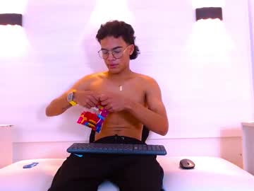 Mikethomson_ Chaturbate stream image from December 24, 2025