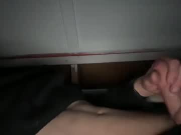 Andyfromholland Chaturbate stream image from December 24, 2025