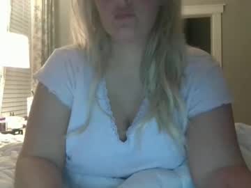 Docwife12 Chaturbate stream image from December 24, 2025