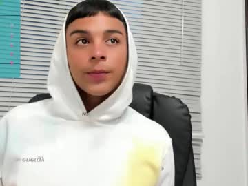 Seductivo_Jr Chaturbate stream image from December 24, 2025