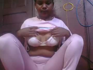 Juliah02 Chaturbate stream image from December 24, 2025