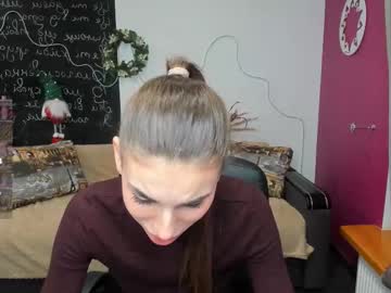 Emmygreans Chaturbate stream image from December 24, 2025