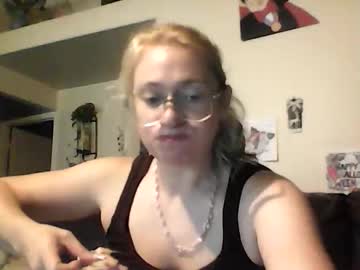 Braindeadbetty Chaturbate stream image from December 24, 2025