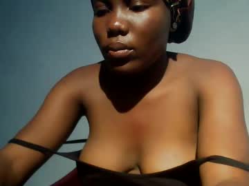 Happi_Slut Chaturbate stream image from December 24, 2025