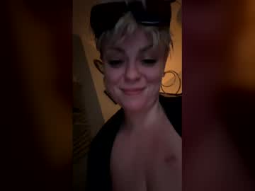 The_Arctic_Beaty Chaturbate stream image from December 24, 2025