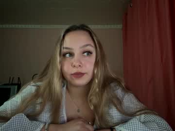 Echolazarski Chaturbate stream image from December 24, 2025