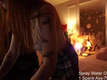 Twinkle_Fox Chaturbate stream image from December 24, 2025