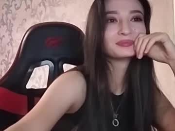 Lenameyerr Chaturbate stream image from December 24, 2025