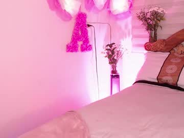Zoe_Caroline Chaturbate stream image from December 24, 2025