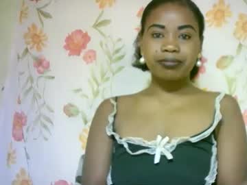 Kayrah69 Chaturbate stream image from December 25, 2025