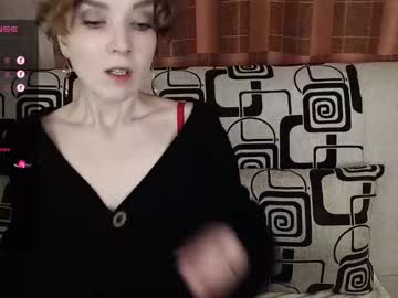 Tinawincee Chaturbate stream image from December 25, 2025