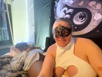 Two_Subs_And_A_Master Chaturbate stream image from December 25, 2025