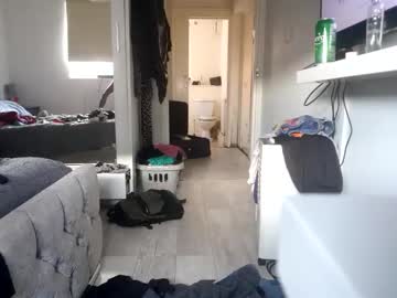 Fantasticdeee Chaturbate stream image from December 25, 2025