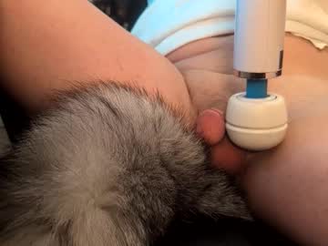 Slinkytwinki Chaturbate stream image from December 25, 2025