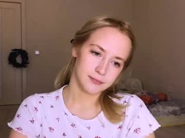 Kikikarma Chaturbate stream image from December 25, 2025