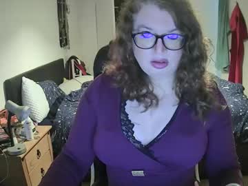 Curleyshirley Chaturbate stream image from December 25, 2025