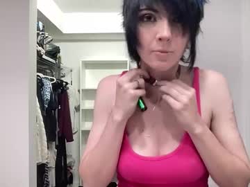 Candyneedsyou Chaturbate stream image from December 25, 2025