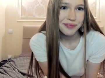 Alllura Chaturbate stream image from December 26, 2025