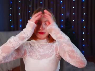 Curlysuzye Chaturbate stream image from December 26, 2025