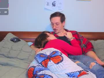 Mamiclouds Chaturbate stream image from December 26, 2025