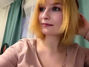 Emeldaek Chaturbate stream image from December 26, 2025