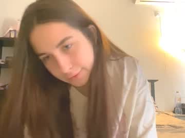 Kristimohmed Chaturbate stream image from December 26, 2025