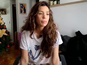 Clairevarhol Chaturbate stream image from December 26, 2025