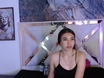 Chloechaincs Chaturbate stream image from December 26, 2025