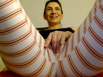 Ameliaisme Chaturbate stream image from December 27, 2025