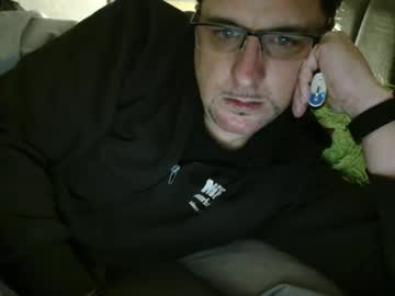 Wirzwei8883 Chaturbate stream image from December 27, 2025